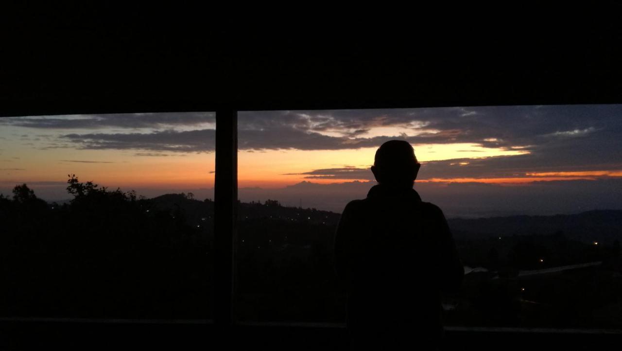 Al Bosque Hostel & Glamping ซานตาเอเลนา ภายนอก รูปภาพ